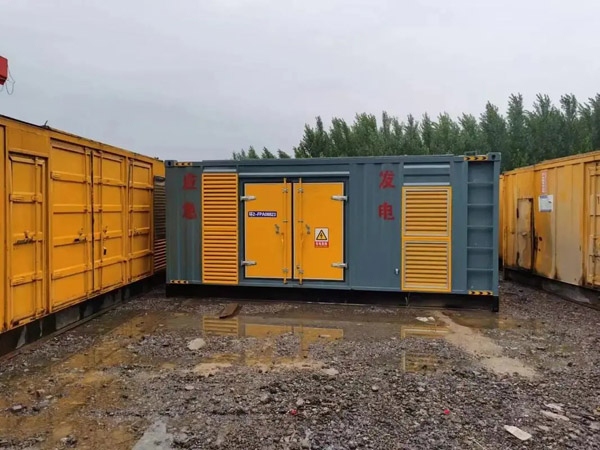 黄埔柴油发电机如何判断干式空气滤清器是否需要更换？